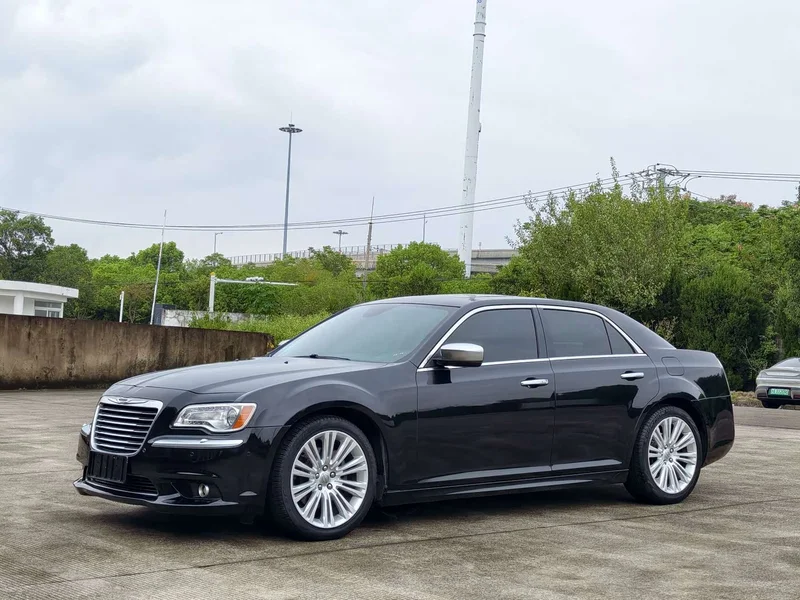 Chrysler 300C — фото 1