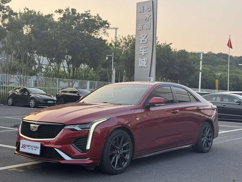 Cadillac CT4 — фото 1