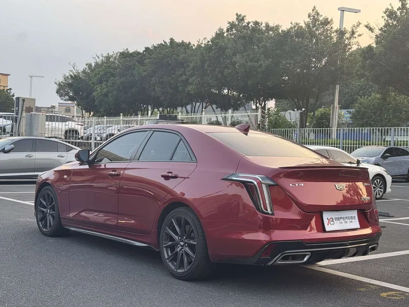 Cadillac CT4 — фото 4