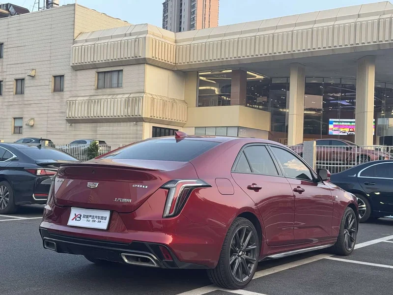 Cadillac CT4 — фото 6