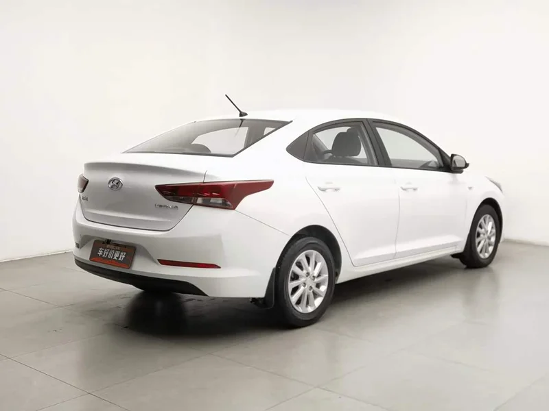 Hyundai Solaris — фото 2