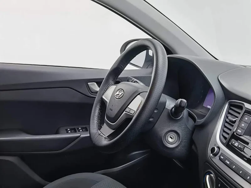 Hyundai Solaris — фото 22