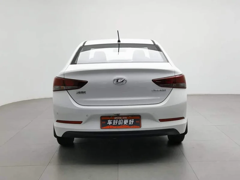 Hyundai Solaris — фото 4