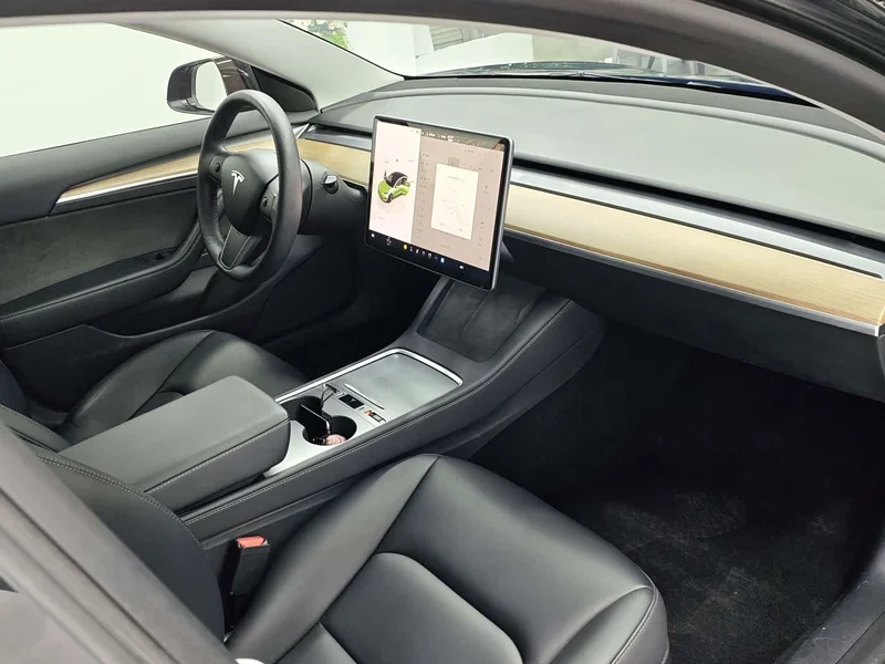 Tesla Model 3 — фото 20