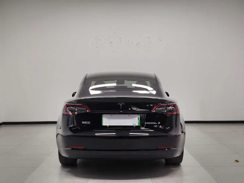 Tesla Model 3 — фото 5