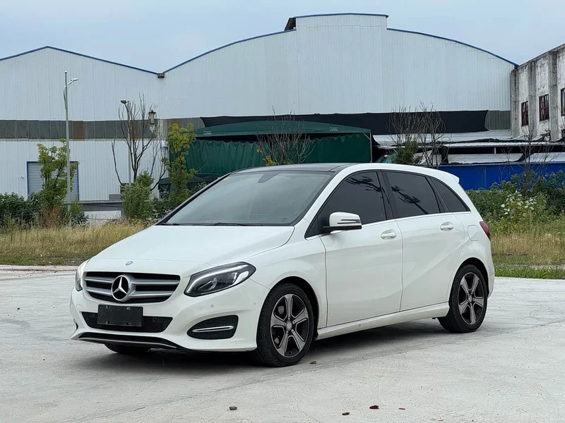 Mercedes-Benz B-Class — фото 1