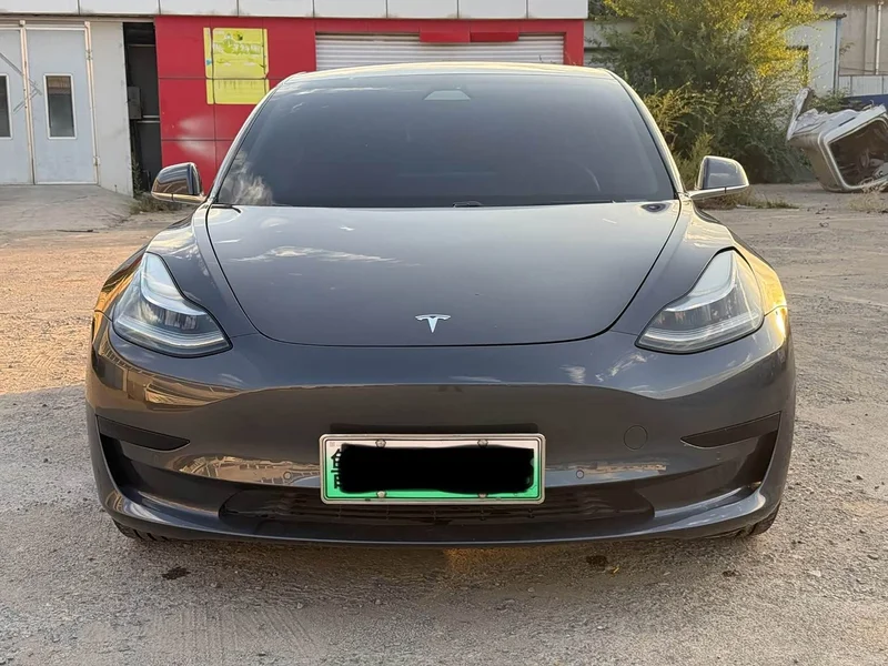 Tesla Model 3 — фото 2