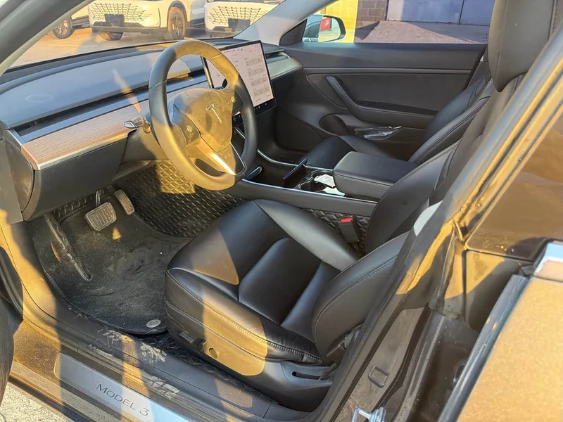 Tesla Model 3 — фото 5