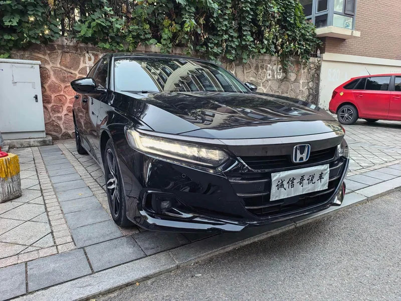 Honda Accord — фото 12
