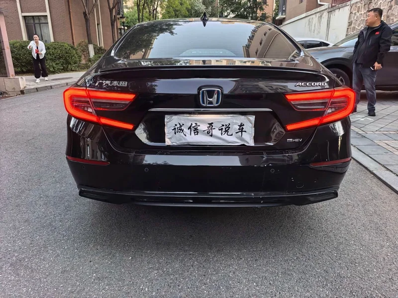 Honda Accord — фото 15