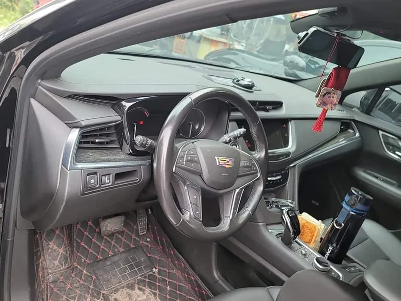 Cadillac XT5 — фото 12