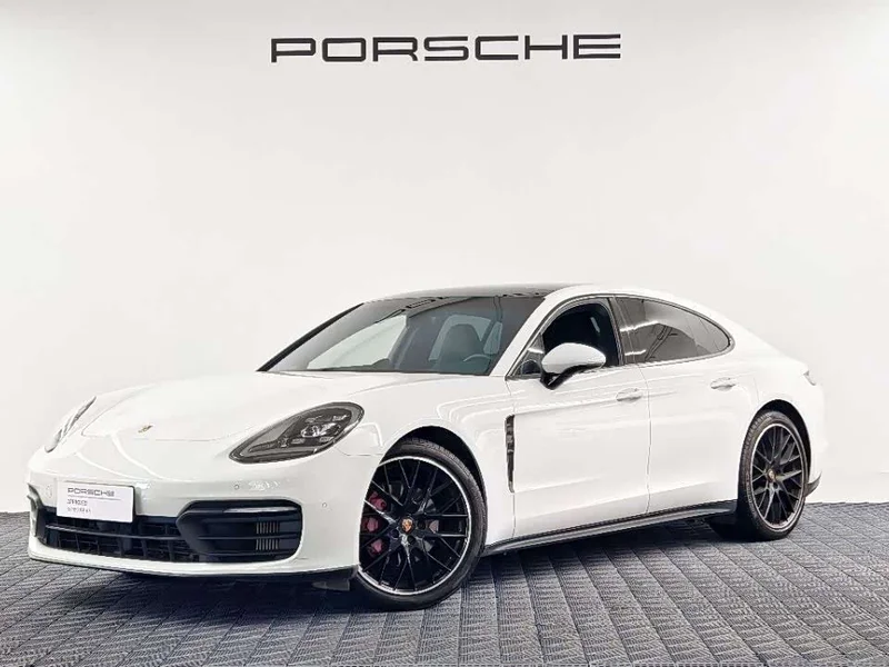 Porsche Panamera — фото 1