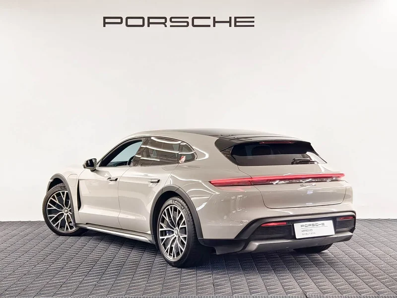 Porsche Taycan — фото 5