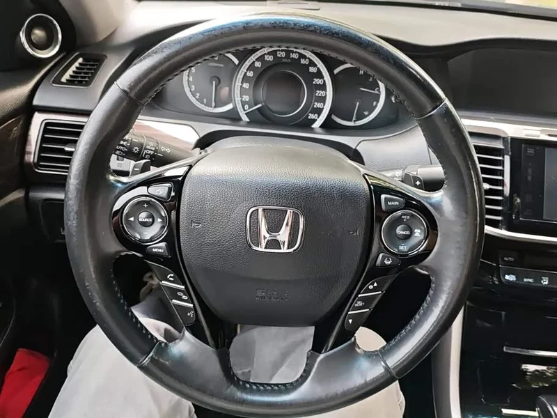 Honda Accord — фото 15