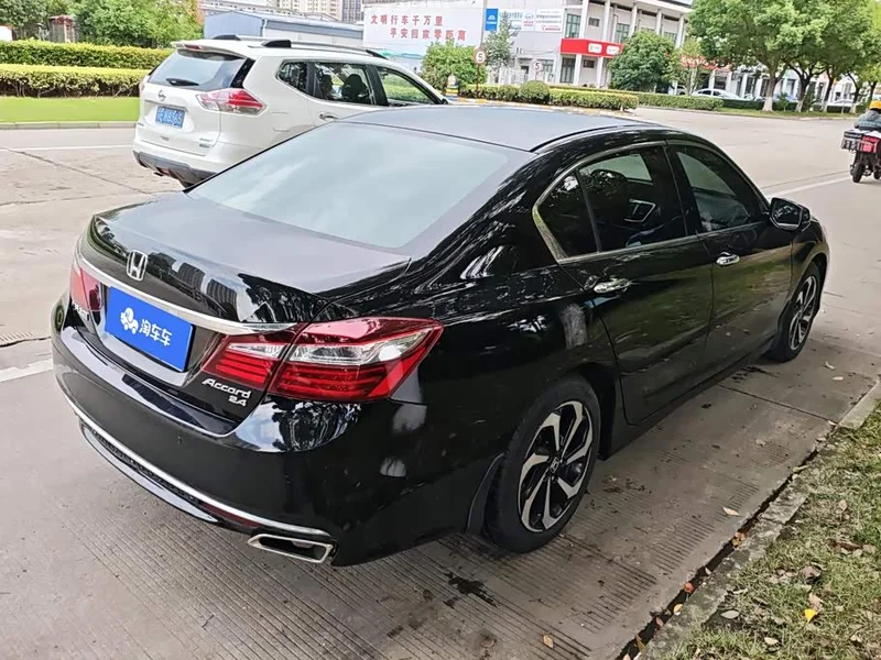 Honda Accord — фото 3