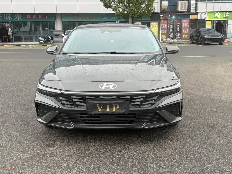 Hyundai Elantra — фото 2