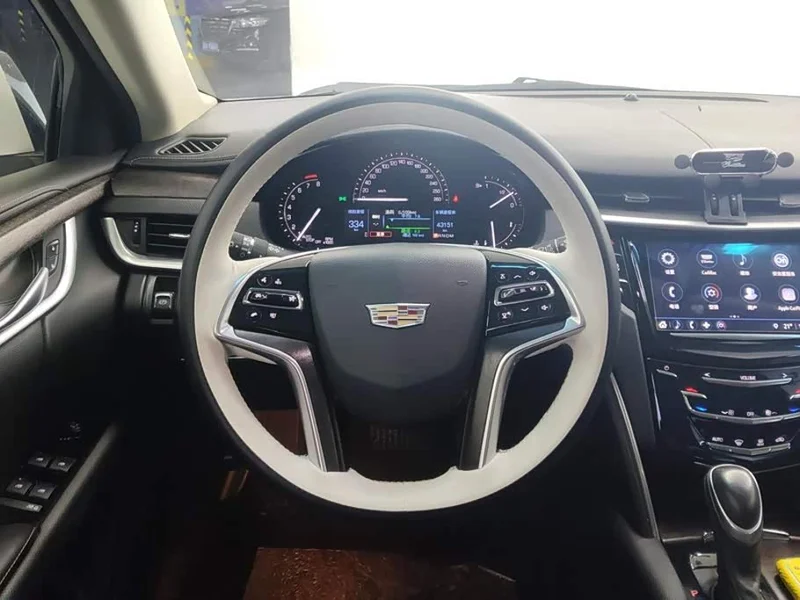 Cadillac XTS — фото 15