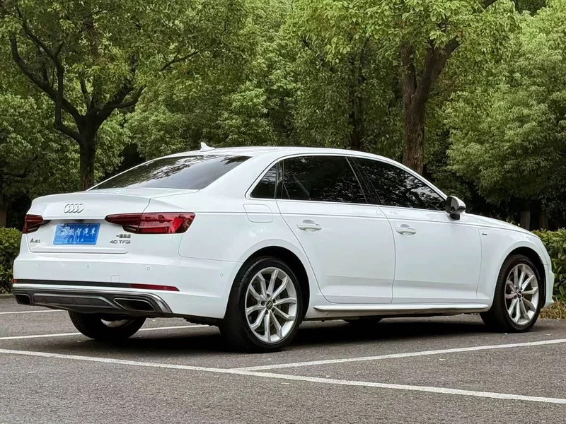 Audi A4L — фото 5