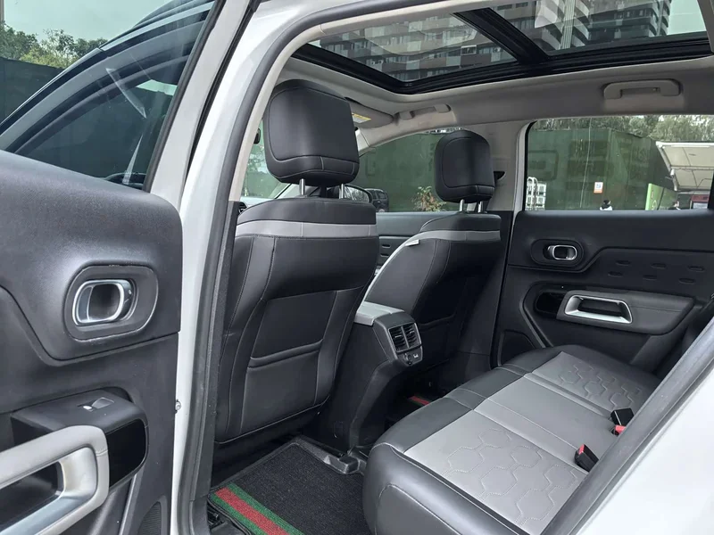 Peugeot C5 Aircross — фото 13