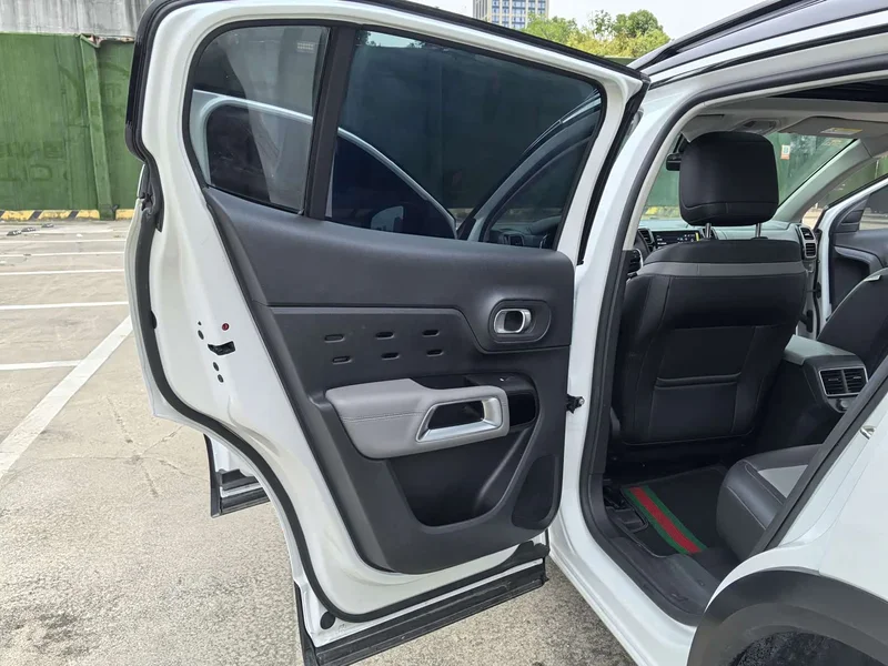 Peugeot C5 Aircross — фото 18