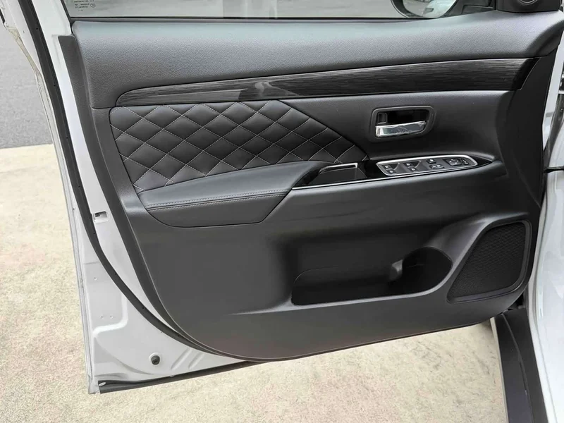 Mitsubishi Outlander — фото 12