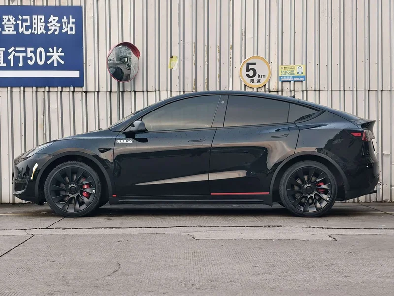 Tesla Model Y — фото 4