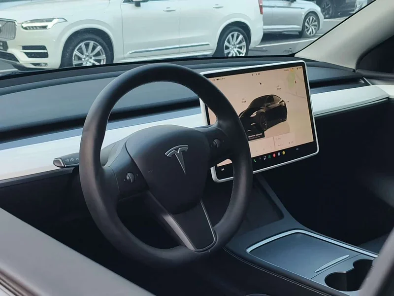 Tesla Model Y — фото 7