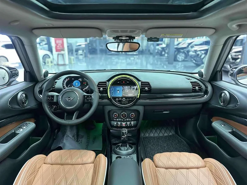 MINI CLUBMAN — фото 7