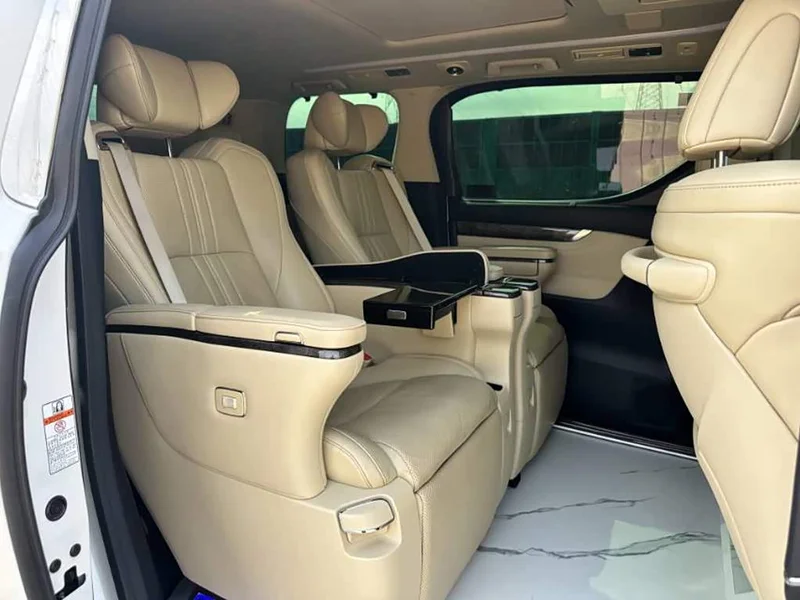 Toyota Alphard — фото 8