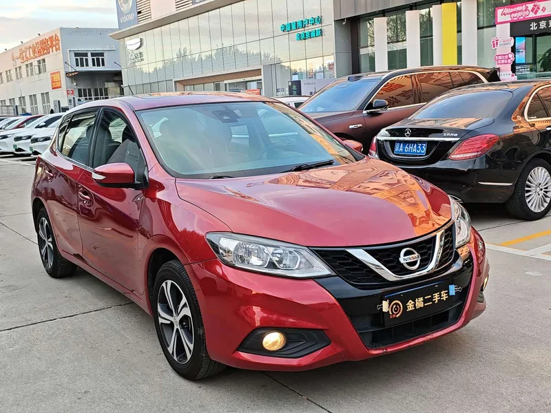 Nissan Tiida — фото 4