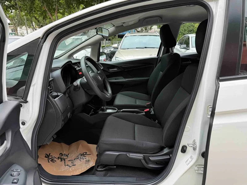 Honda Fit — фото 12