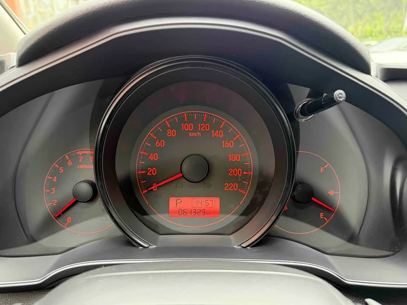 Honda Fit — фото 13