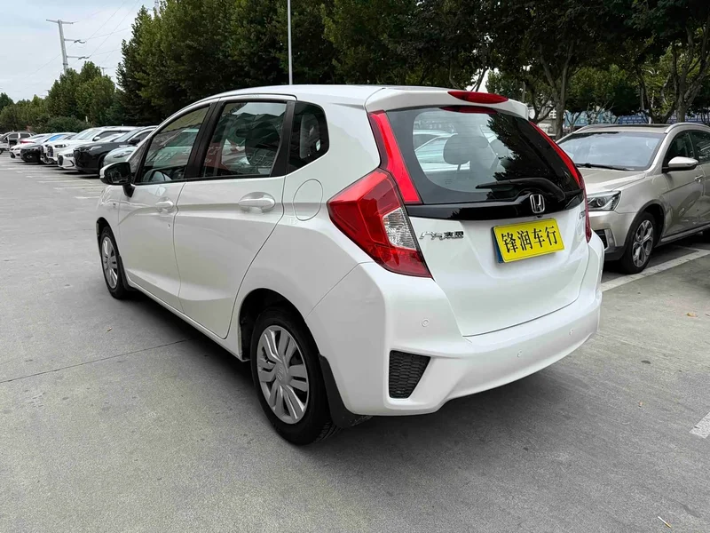 Honda Fit — фото 4