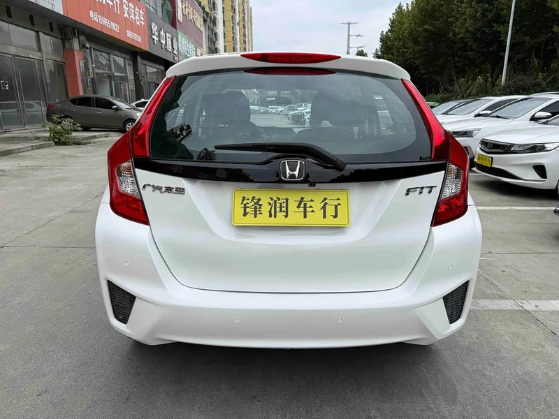 Honda Fit — фото 5