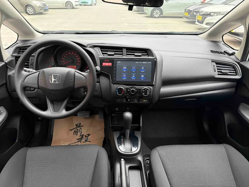 Honda Fit — фото 8