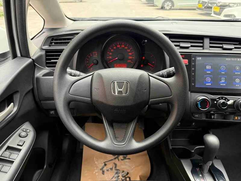 Honda Fit — фото 9