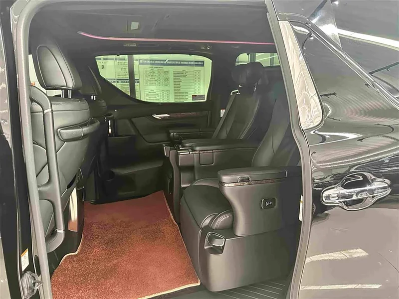 Toyota Alphard — фото 13