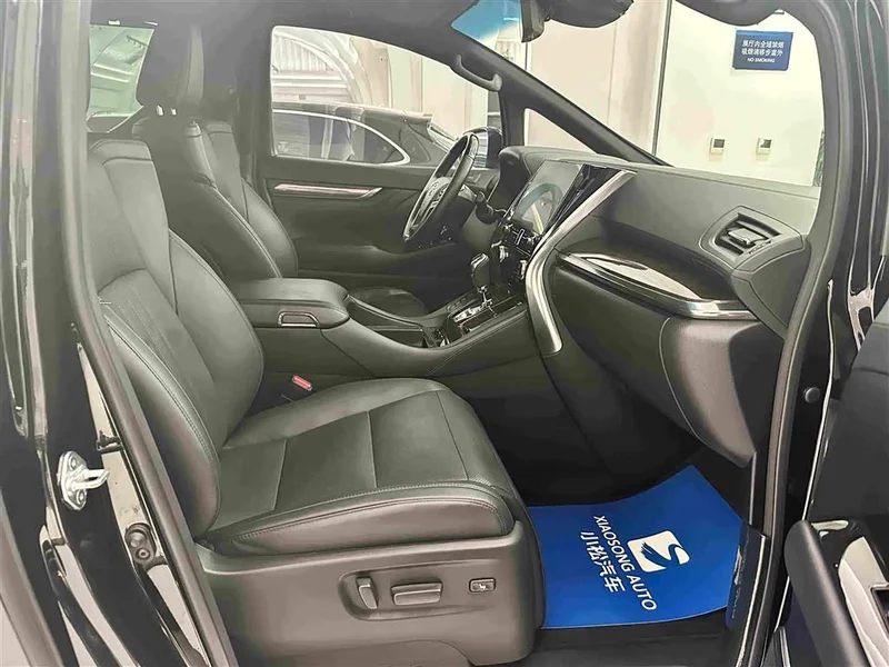 Toyota Alphard — фото 17