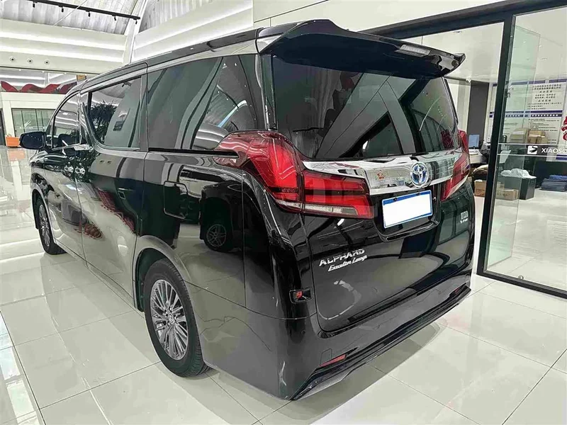 Toyota Alphard — фото 18