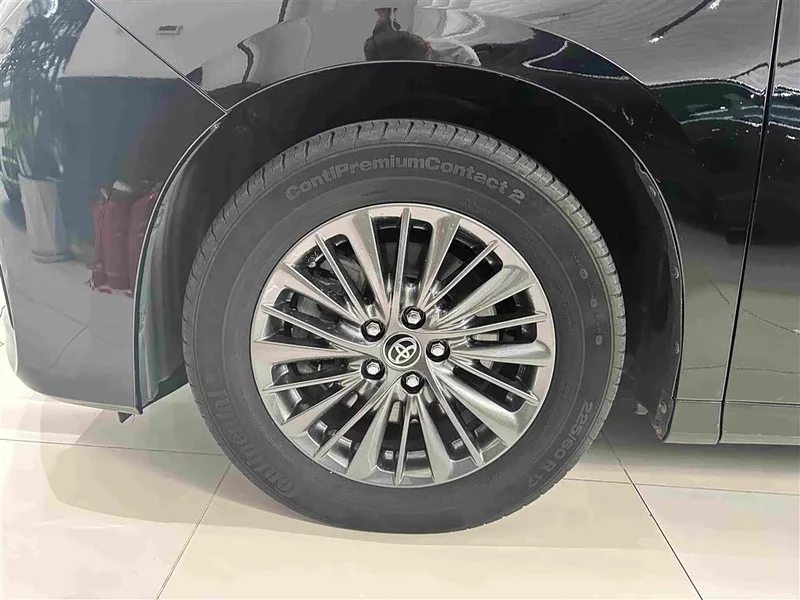 Toyota Alphard — фото 4