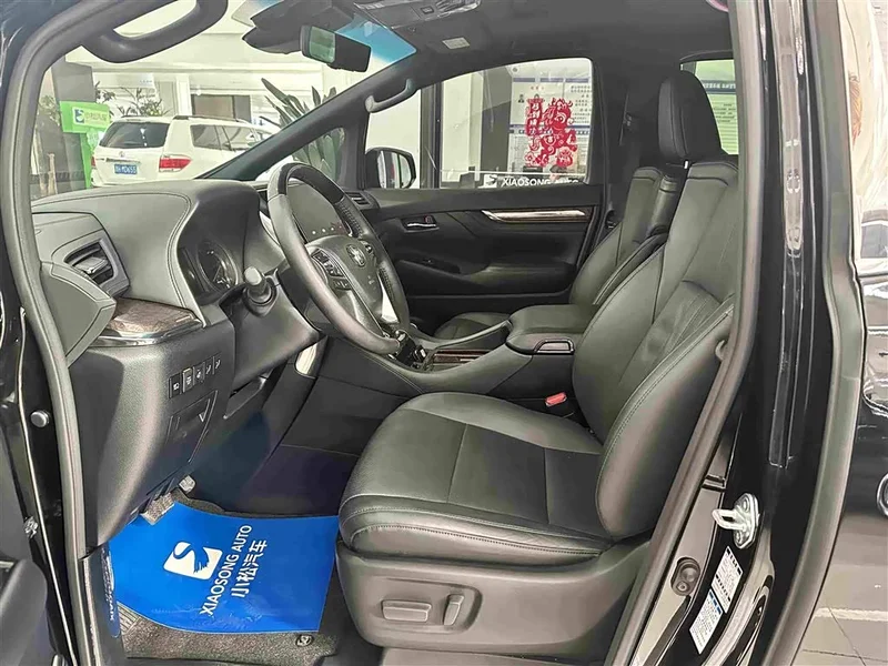 Toyota Alphard — фото 7