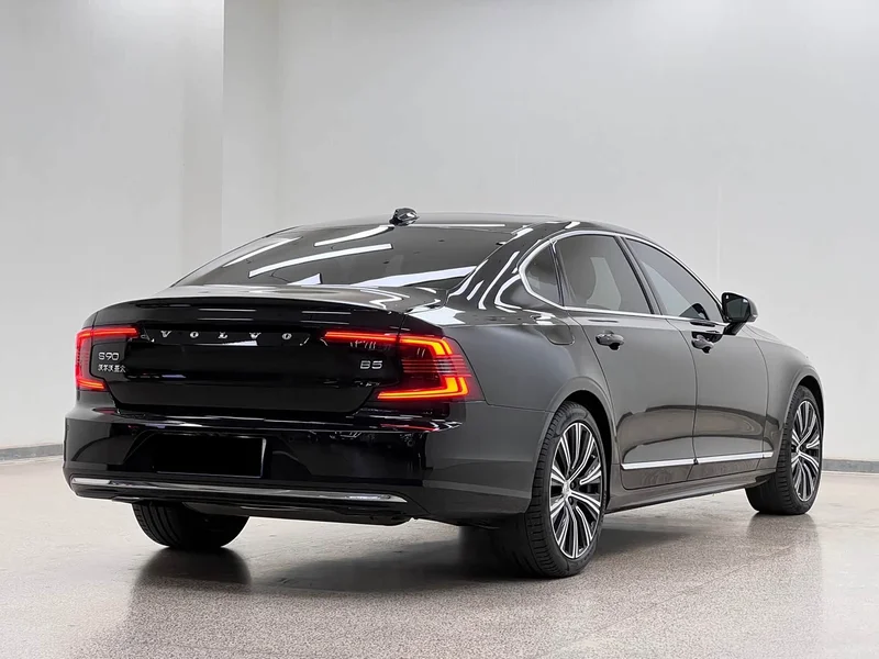 Volvo S90 — фото 2