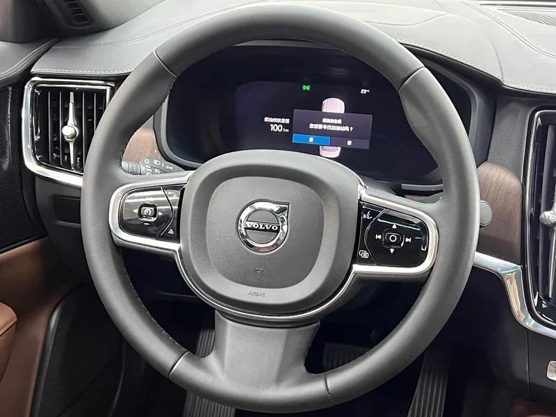Volvo S90 — фото 9