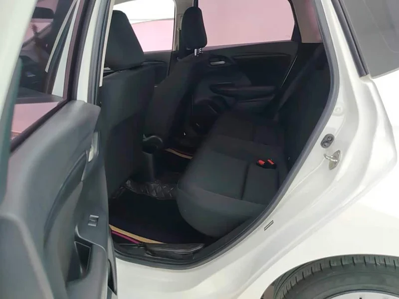 Honda Fit — фото 11