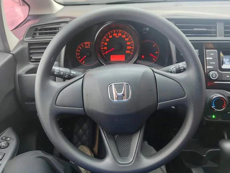 Honda Fit — фото 15