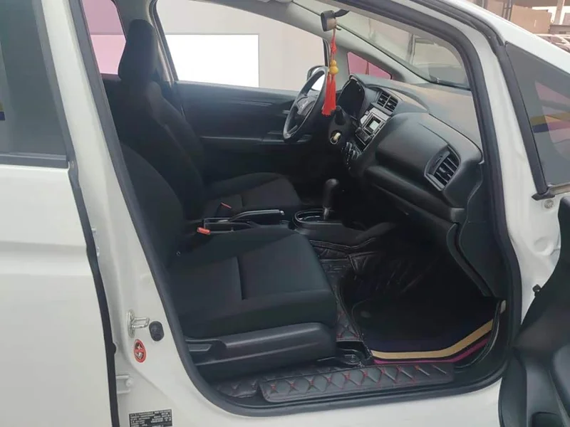 Honda Fit — фото 8