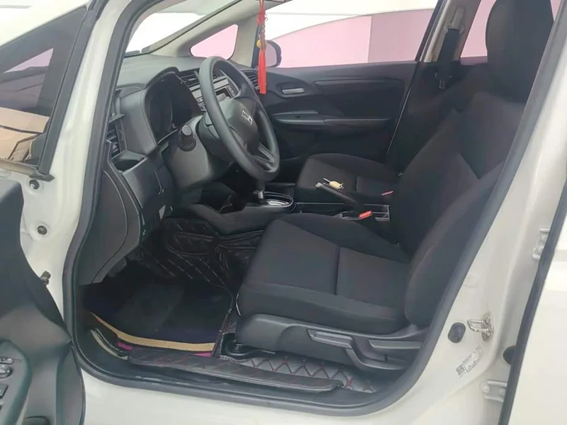 Honda Fit — фото 9