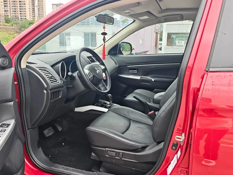Mitsubishi ASX — фото 11