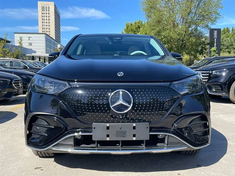 Mercedes-Benz EQE SUV — фото 2