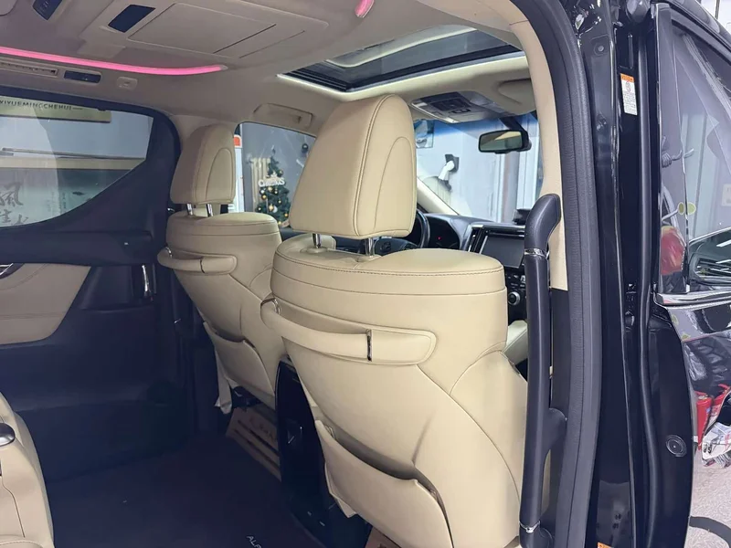 Toyota Alphard — фото 17